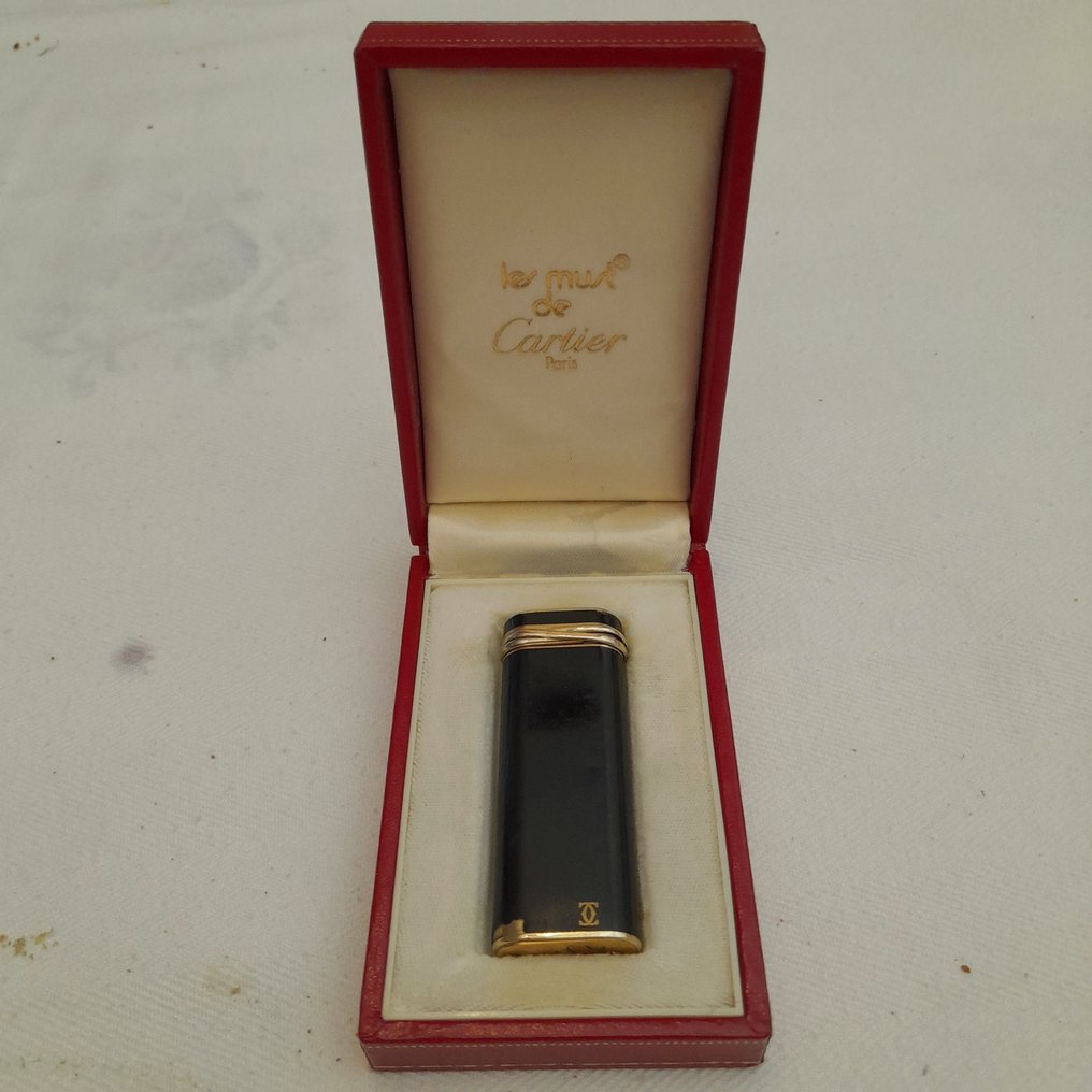 Cartier - Oval - No reserve price - Lighter - Gold-plated, Lacquer #1.0