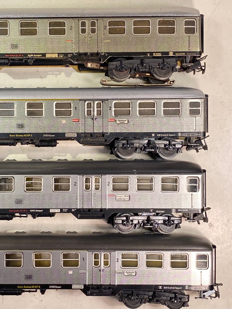 Märklin H0 - 4081,4082,4083 - Modeltrein personenwagonset (4) - 4 'Zilverlingen' rijtuigen met stuurstand wagen met wisselende verlichting in zeer nette staat - DB #2.1