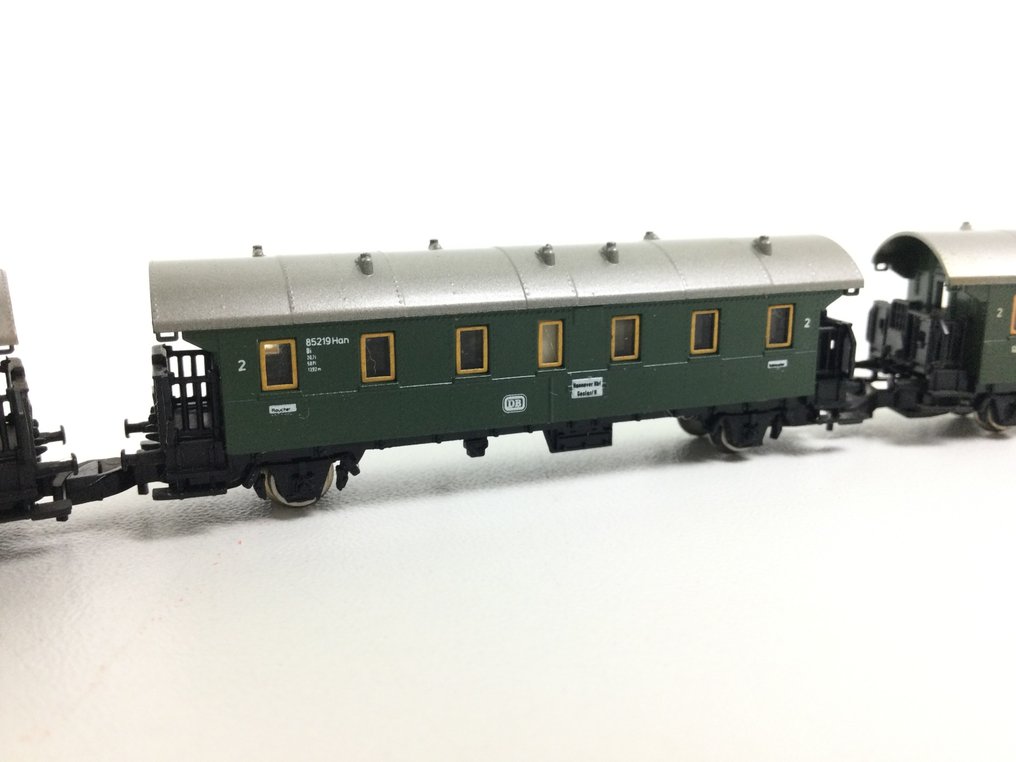 Märklin Z - 8703/8750/8751 - Carrozza passeggeri di modellini di treni (4) - Tre carrozze passeggeri 'Donderbus' più un carro bagagliaio con luci di coda a LED - DB #2.1