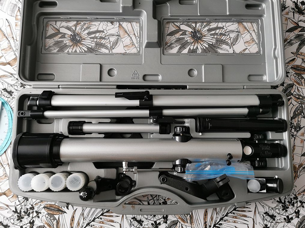 Refracting telescope - Refractor 700 /Vergroting van 60 Tot x 262,5 - 2006 - Astronomie #1.0