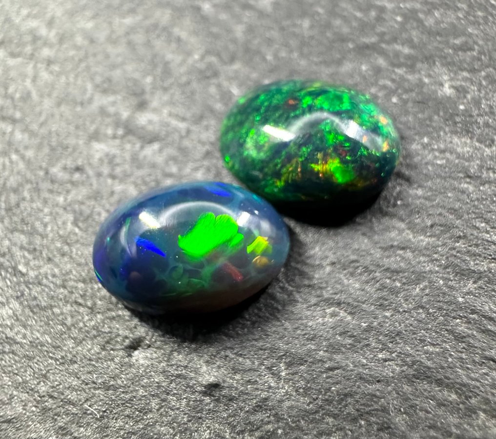 1,69ct Opal Cabochons- 0.34 g - (2) #3.2