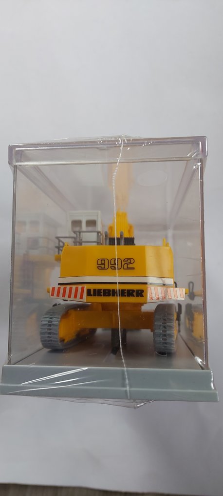 Kibri H0 - 15694 - Kituri de construit machete tren (1) - Model gata de utilizare 'LIEBHERR R 992 cu cupă adâncă' #2.1