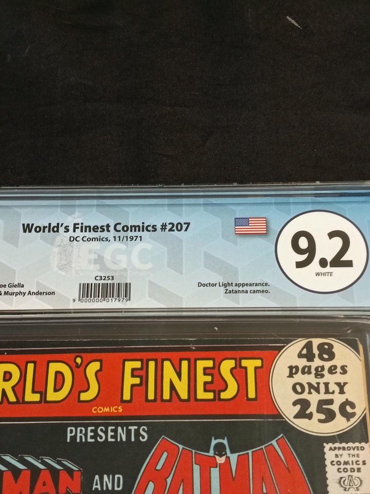 World's Finest Comics #207 - EGC 9.2 - A Matter of Light and Death! - 1 Graded comic - First edition - 1971 #1.0