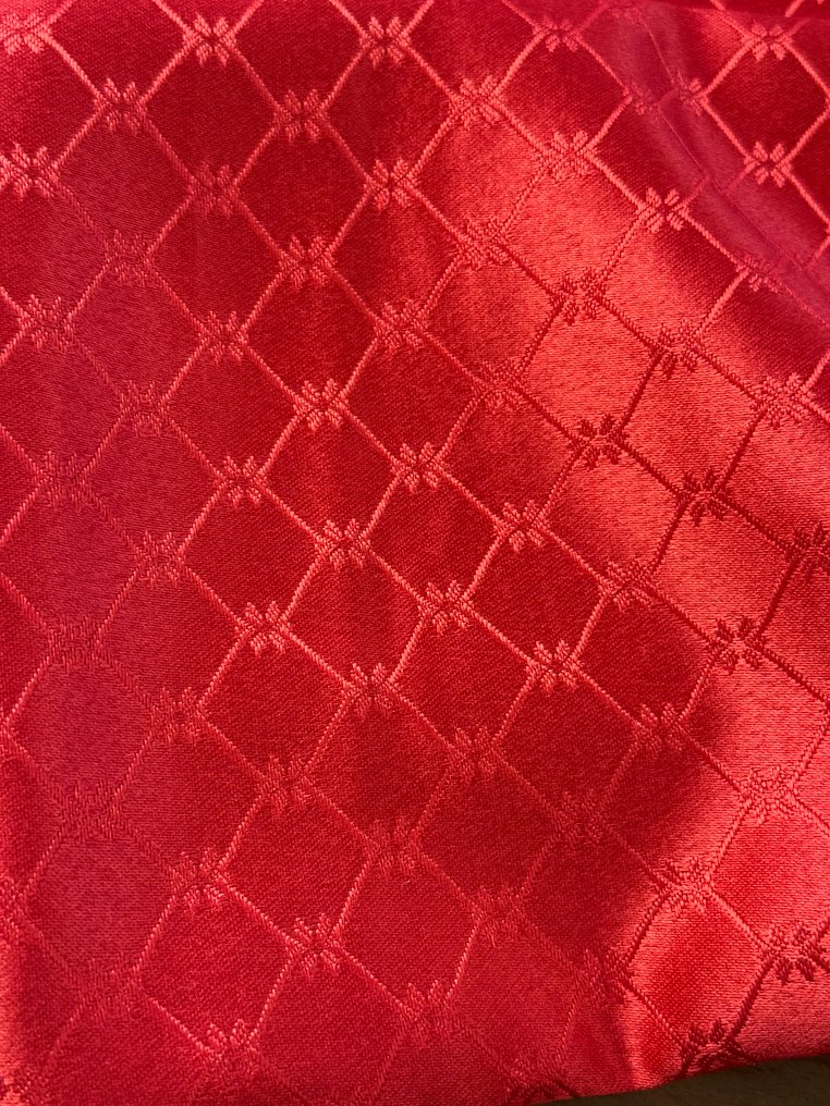 Raffiniertes Seidensatin-Gewebe mit durchgehendem floralen Rautenmuster. - Stoff  - 2.8 m - 2.5 m #4.3