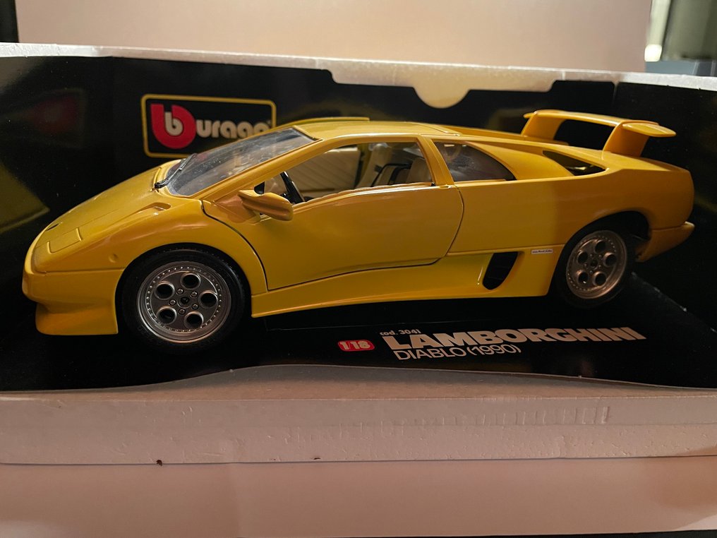 Bburago 1:18 - Modelauto - Lamborghini Diablo (1990) #3.2