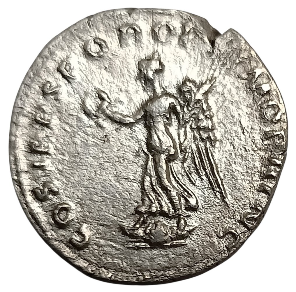 Empire romain. Trajan (98-117 apr. J.-C.). Denarius Rome - Victory #1.0
