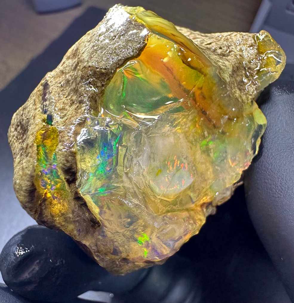 330ct Crystal Opal Rough- 66 g #3.2