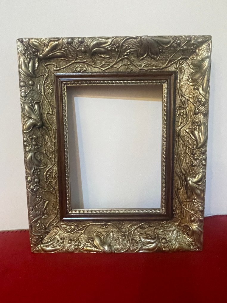 Ramka - Dorata w srebrze na liściu, drewnie, gesso. #1.0