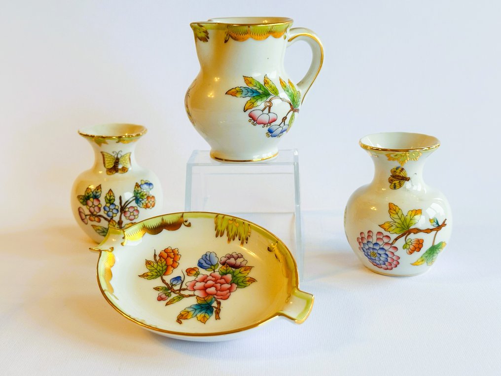 Herend - Jarra (4) - Herend “Queen Victoria” Creamer, Mini Vases and Ashtray - Porcelana #1.0