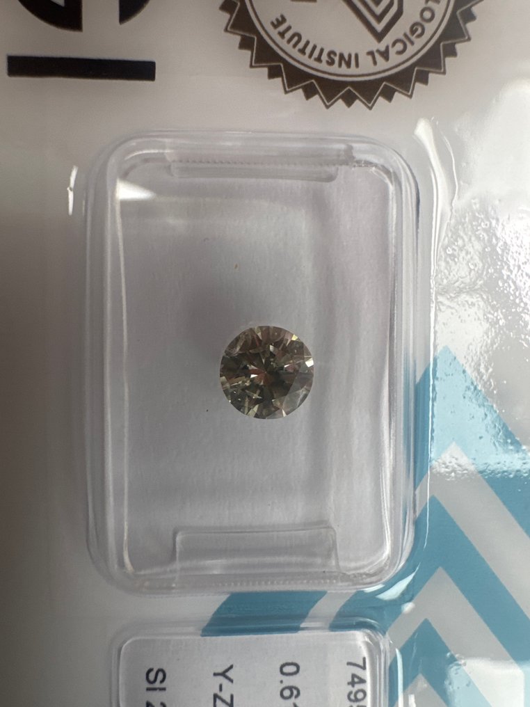 No reserve price - 1 pcs Diamond  (Natural)  - 0.61 ct - Round - SI2 - International Gemological Institute (IGI) - Y-Z #1.0