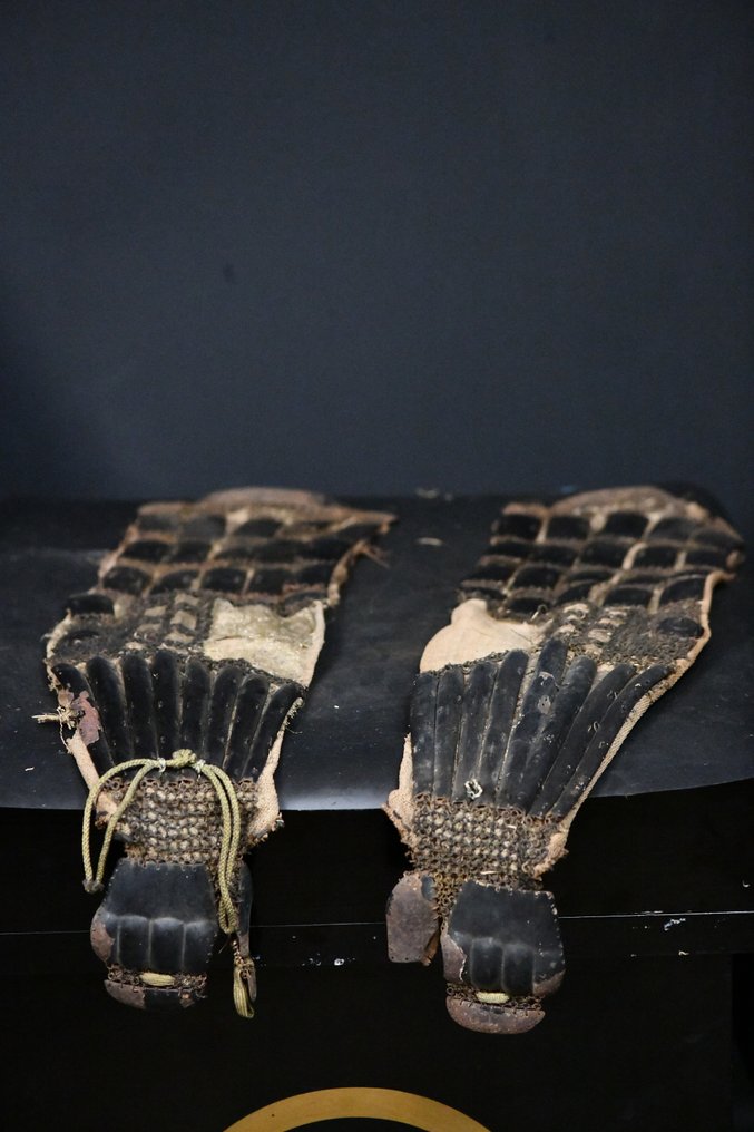 Κατάνα - Μέταλλο, Ξύλο - Ιαπωνία - Είδη σαμουράι - Κωτί προστασία των χεριών από αντίκα θωράκιση σαμουράι εποχής Edo. #1.0