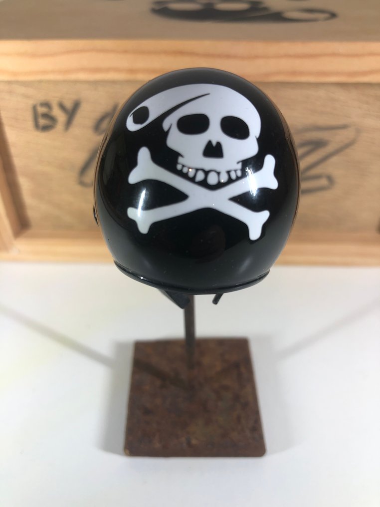 De A à Z - Margerin - Le Skull - Casque brillant #2.1