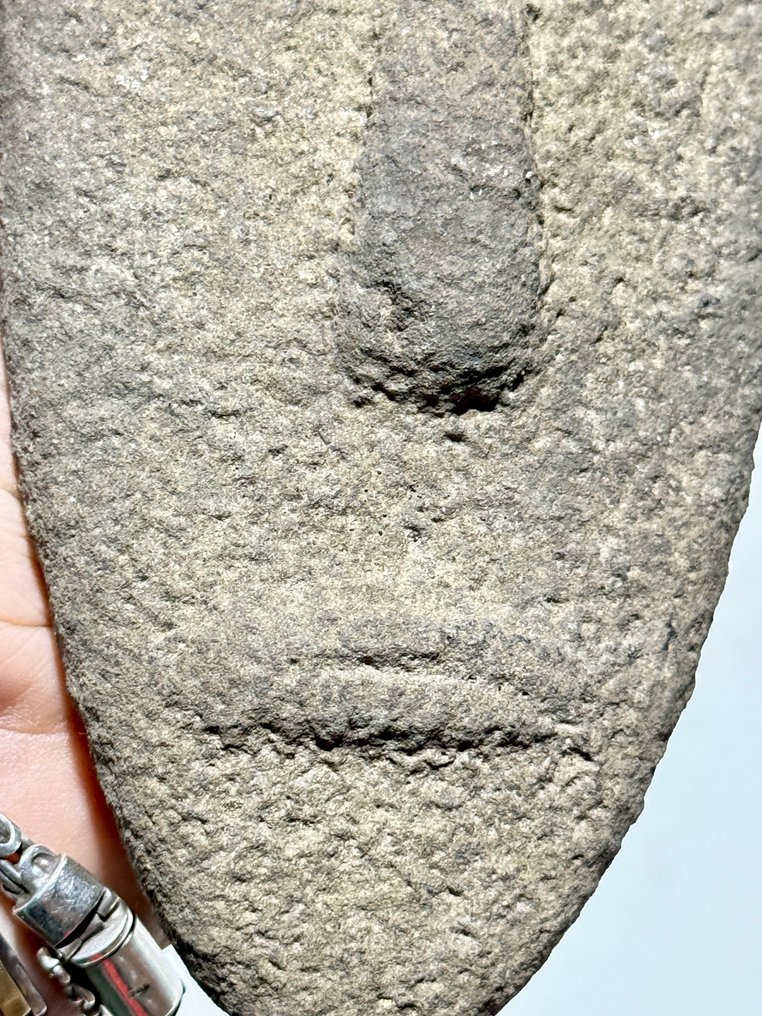 石面具在海上用网捕鱼时使用铅坠。 - Choiseul island - 所羅門群島  (沒有保留價) #1.0