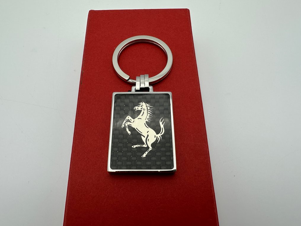 Keyring - Ferrari - Ferrari Prancing Horse Keychain - Carbon - Official Accessory - No Reserve! #4.3