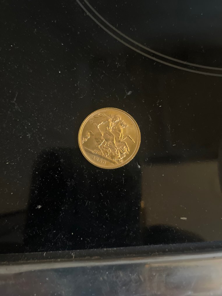 Yhdistynyt kuningaskunta. Isabel II. Sovereign 1958 #3.2