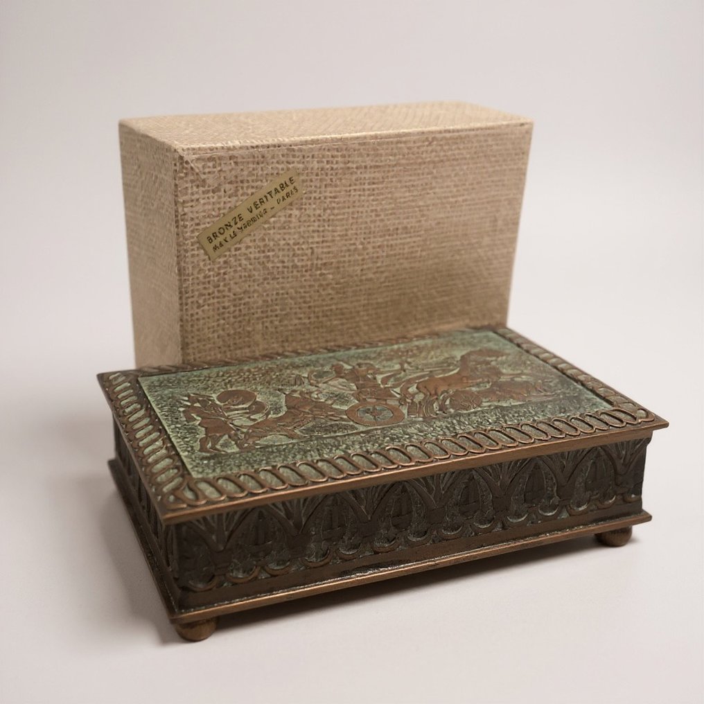 Max Le Verrier - Box - Art deco bronze lid box - Alloy - La chasse d’Assurbanipal #2.1