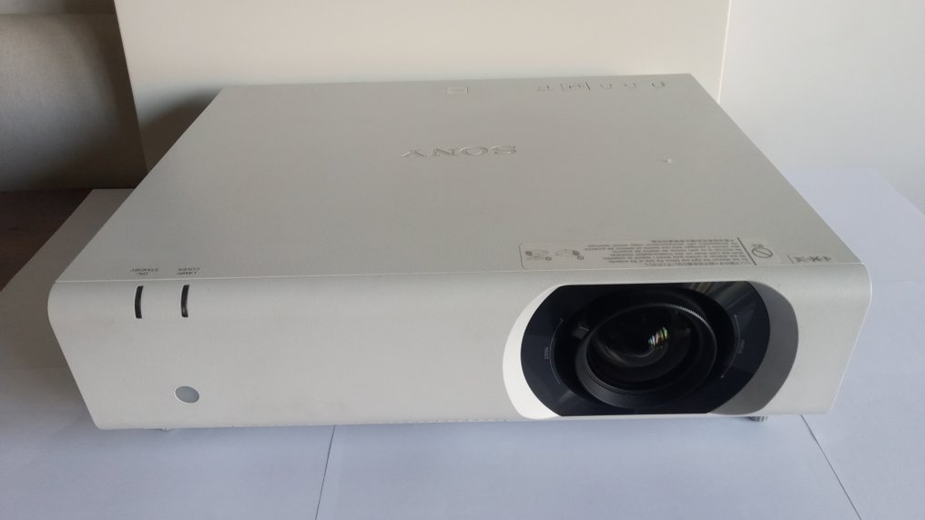 Sony VPL-CH375 Video projector #1.0