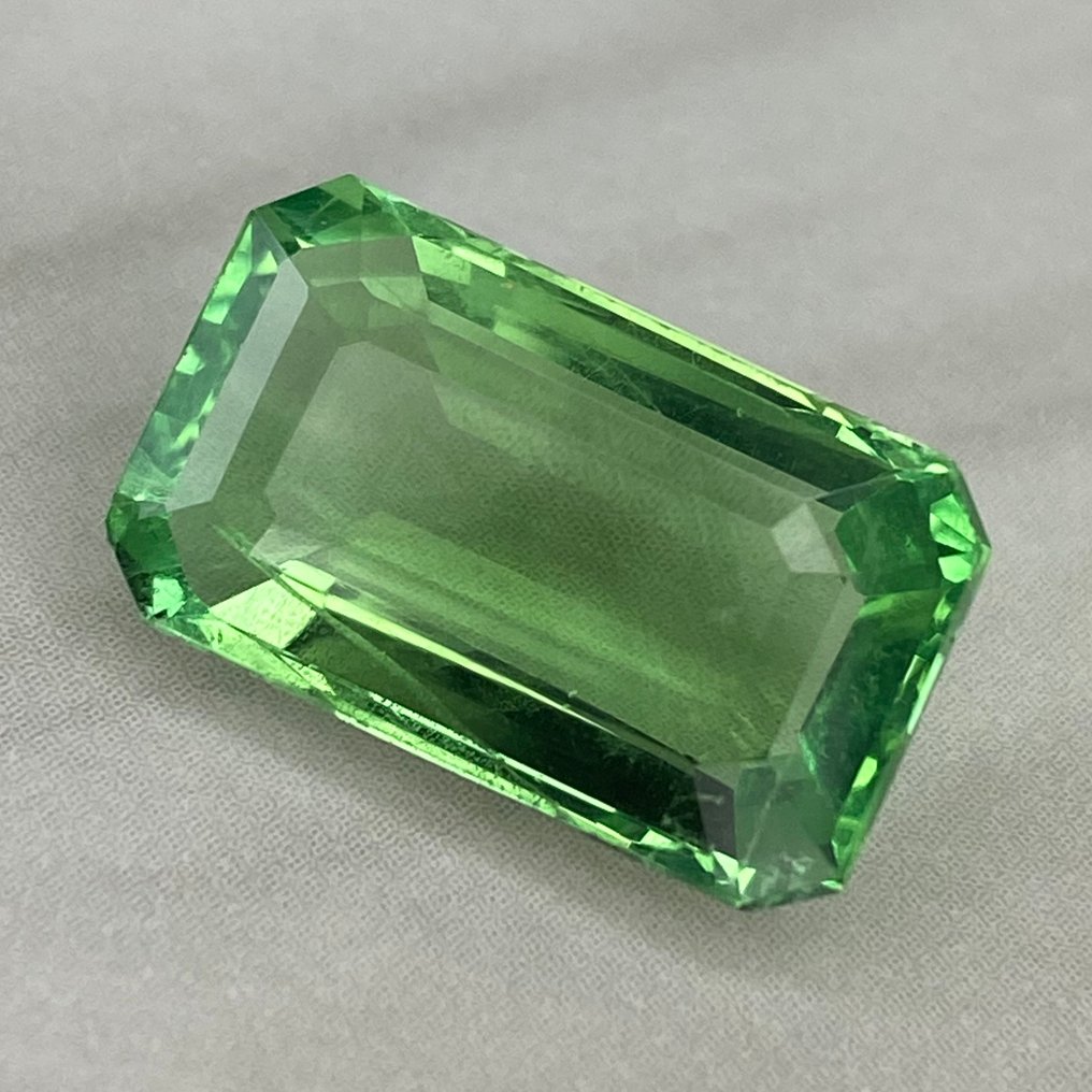 没有保留价 绿色 萤石  - 11.42 ct - 国际有色宝石协会（ICA GemLab） - Top Precision Cut #1.0