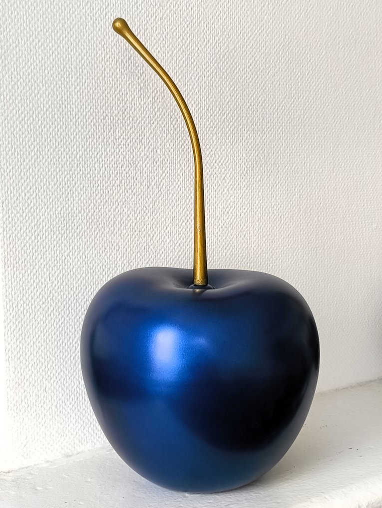 XTC Artist - Cerise Bleu de Chanel XL #2.1