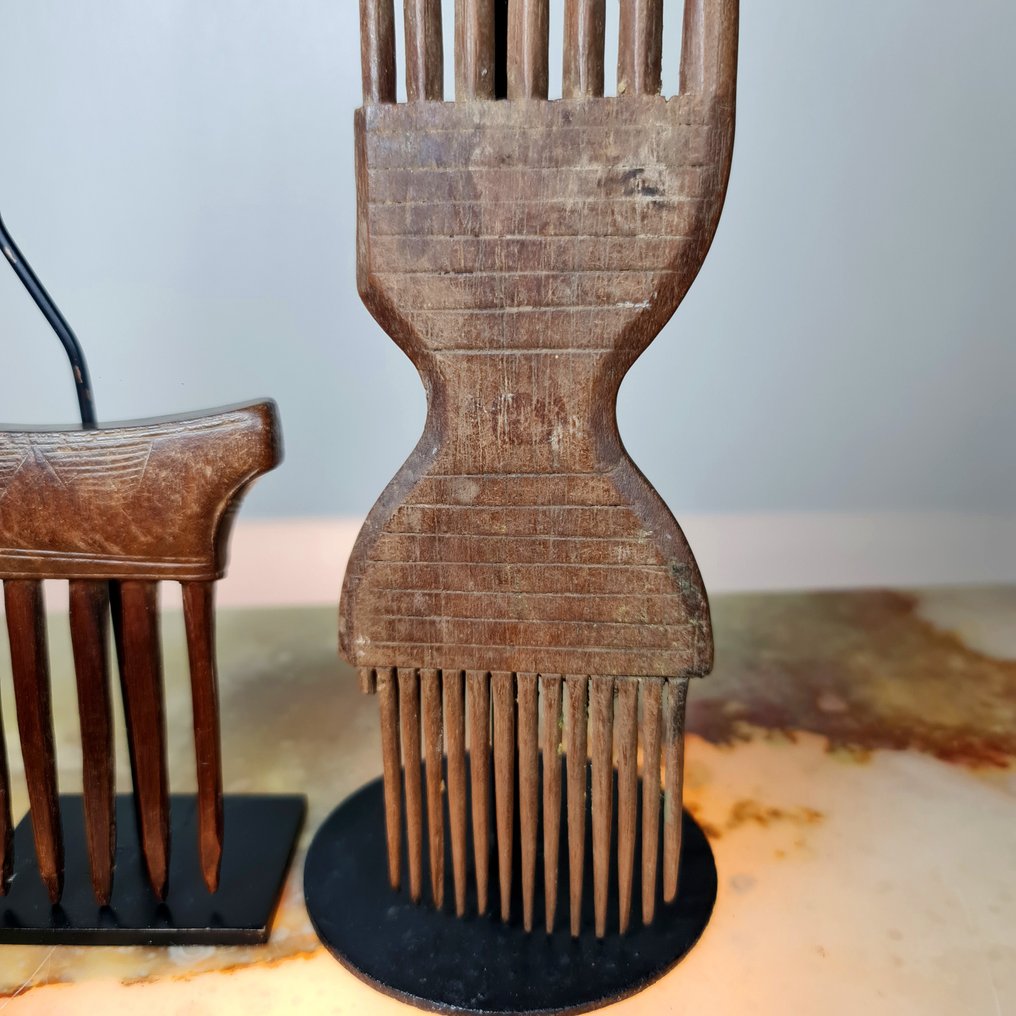 Comb (2) - Wood - 2 old combs #3.2