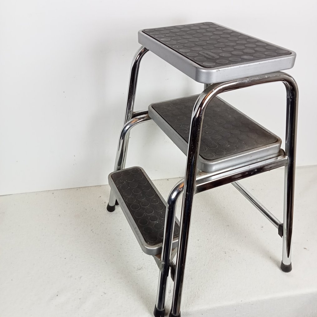 Brabantia - Σκαλοπατάκια κουζίνας - Χάλυβας με βερνικωμένη επίστρωση και πλαστική επένδυση. - Πολύ χρώμιο. #4.3