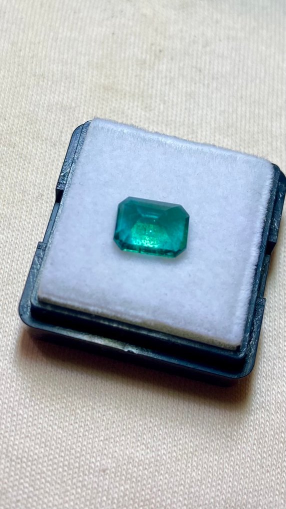 1 pcs Verde Smarald - 1.68 ct - IGI (Institutul gemologic internațional) #2.1