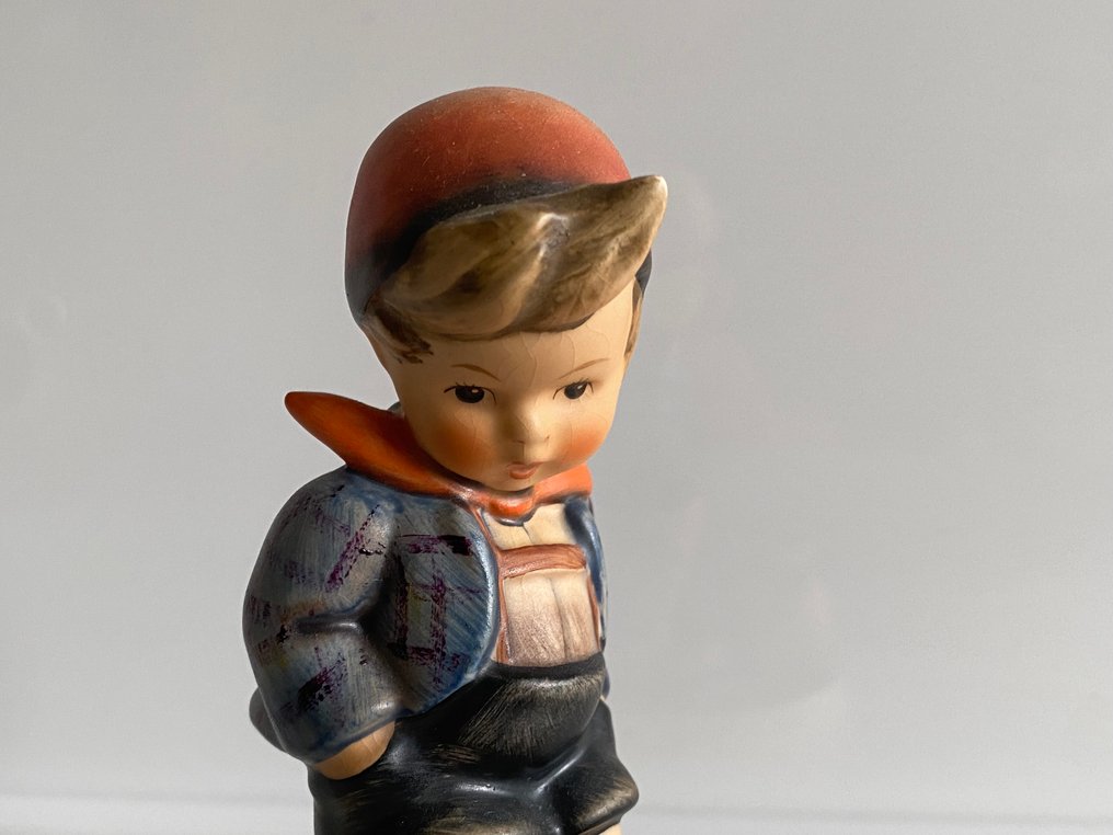 Goebel - Figuriini - Schweinehirt Farm Boy - TMK6 - Posliini #1.0