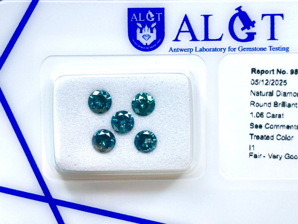 Bez ceny minimalnej
 - 5 pcs Diament  (Poddany obróbce barwy)  - 1.06 ct - okrągły - Fancy vivid Niebieski - I1 (z inkluzjami) - Antwerp Laboratory for Gemstone Testing (ALGT) #3.2