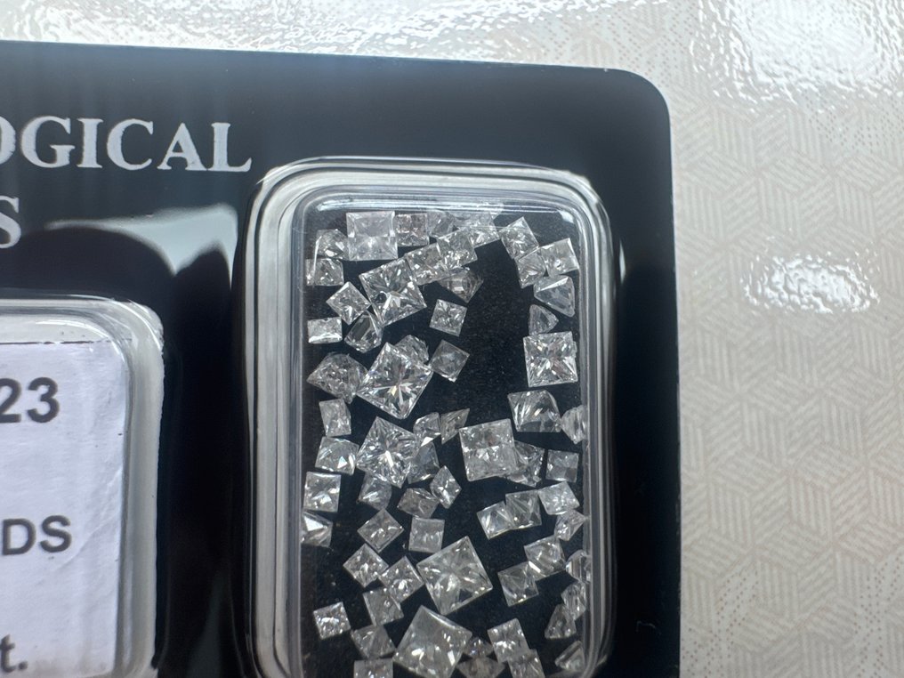 No reserve price - 66 pcs Diamond  (Natural)  - 2.61 ct - Square - D (colourless), E, F, G, H - VS1, VS2, SI1, SI2 - Gemmological Centre Israel (G.C.I.) #3.2
