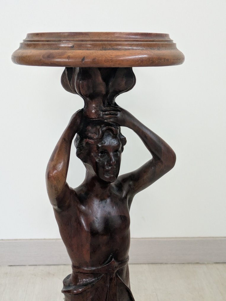 Piedestal - Træ #1.0