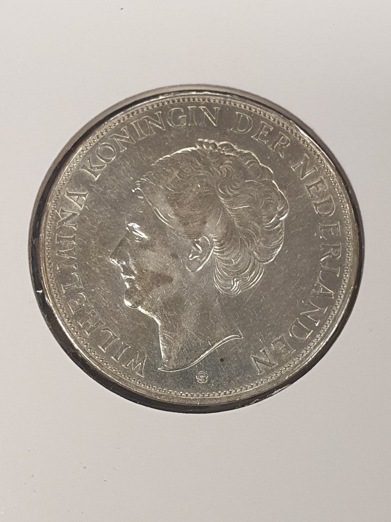 Ολλανδία. Wilhelmina. 2 1/2 Gulden 1932b (Grof Haar)  (χωρίς τιμή ασφαλείας) #2.1