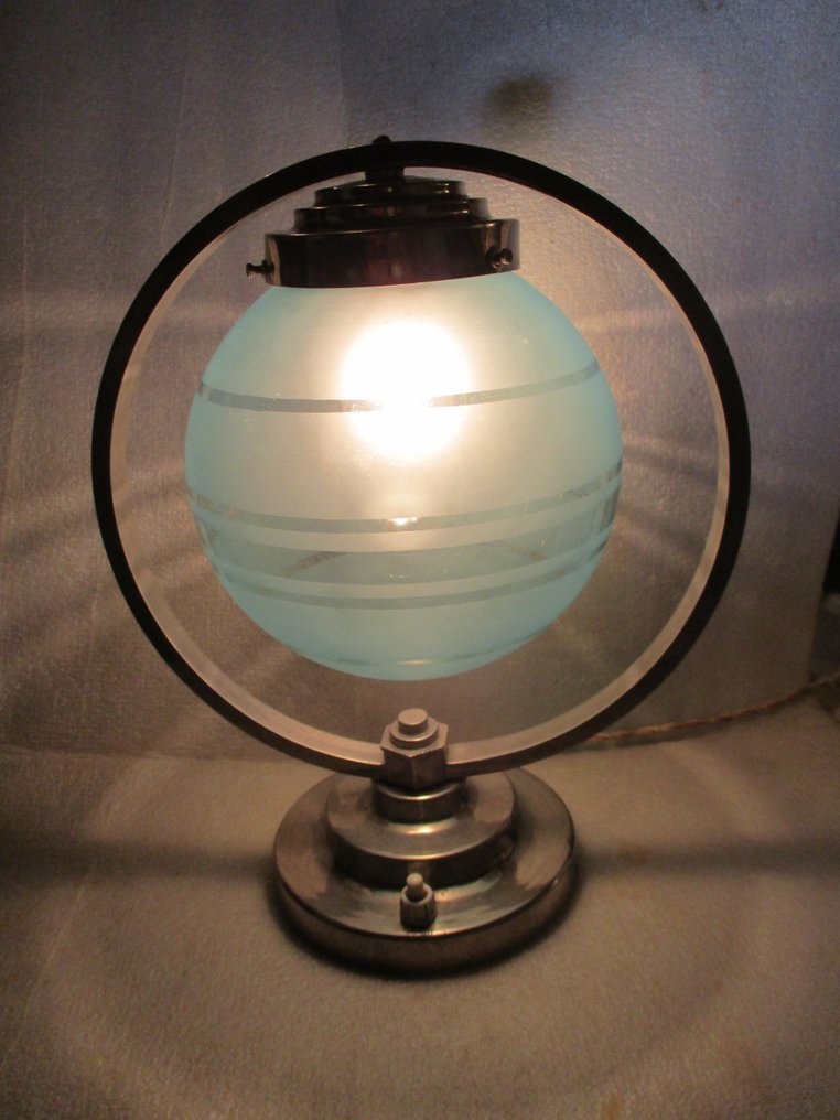 Lamp - Art Deco. Chromed metal from around 1935-1940. #2.1