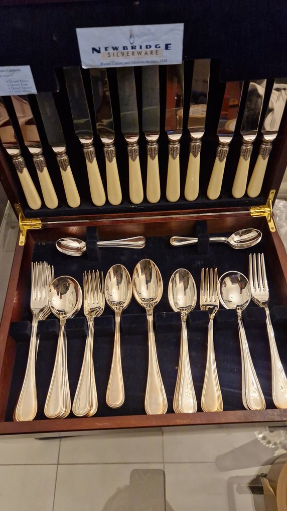 Bestekset (44) - Verzilverd - NewBridge Antique Pattern #3.2