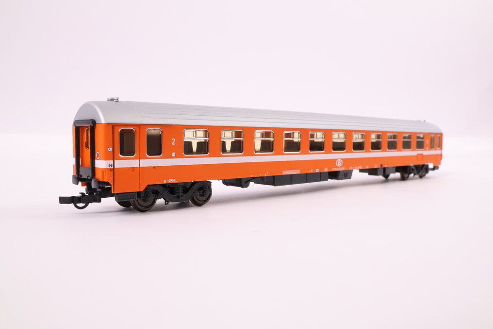LS Models H0 - 12014 - Model train passenger carriage (1) - Passenger carriage I10B-C1, second class - NMBS #4.3