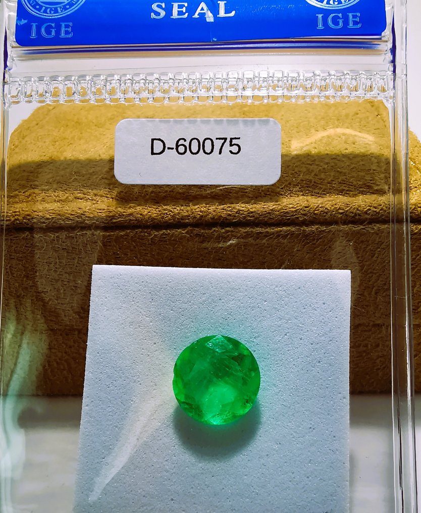 1 pcs Verde Smarald - 2.92 ct - IGE (Institutul gemologic din Spania) #3.2