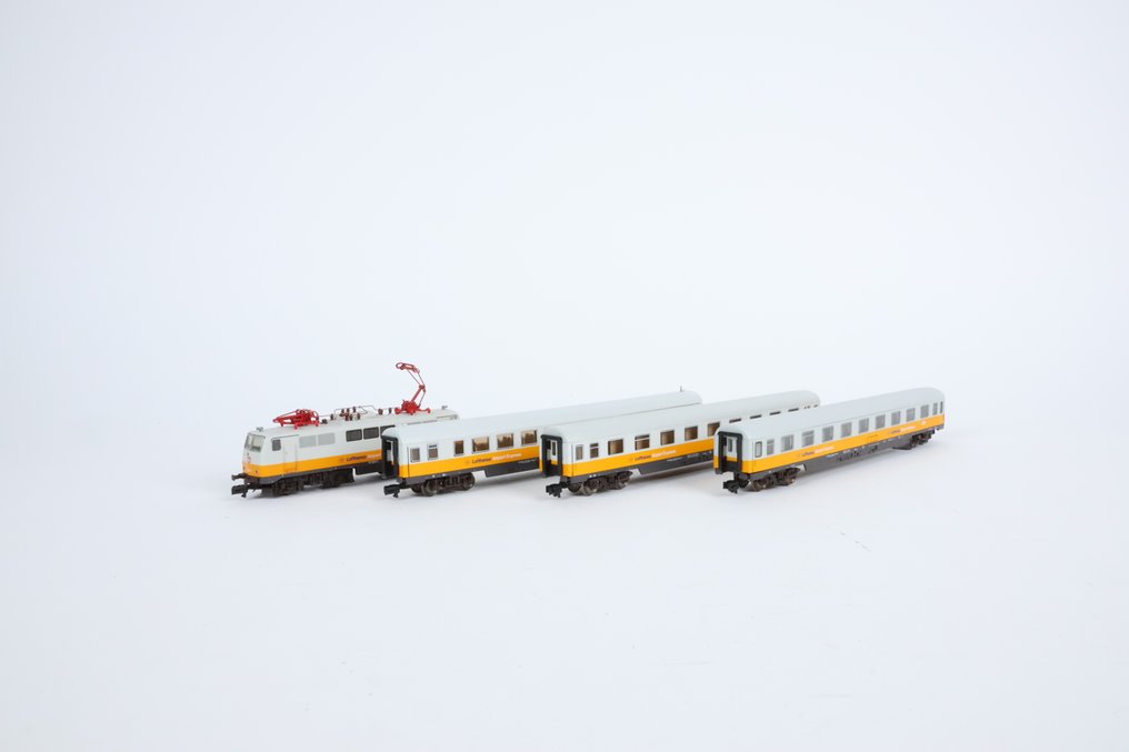 Fleischmann N - 9350 - Set di treni (1) - Lufthansa Airport Express - DB #2.1