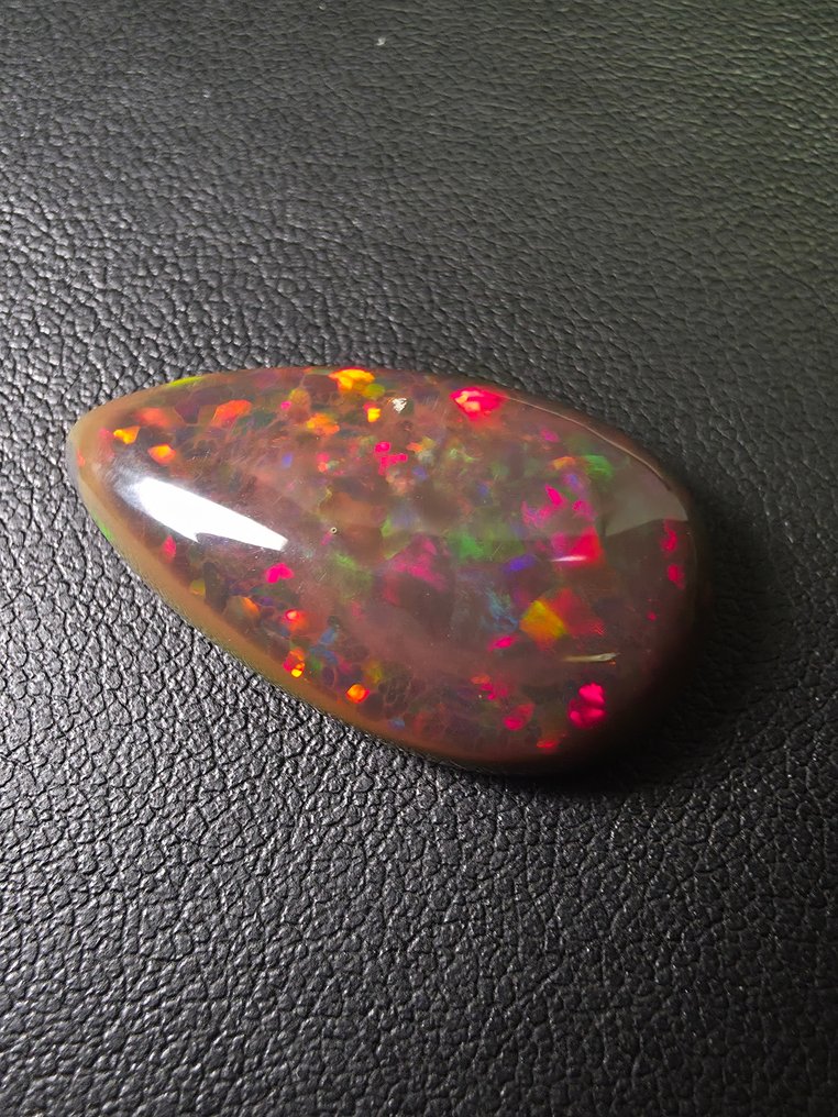 17.4克拉深色底部蛋白石,无处理 弧面形 - 高度: 29.2 mm - 宽度: 16.6 mm- 3.48 g #1.0