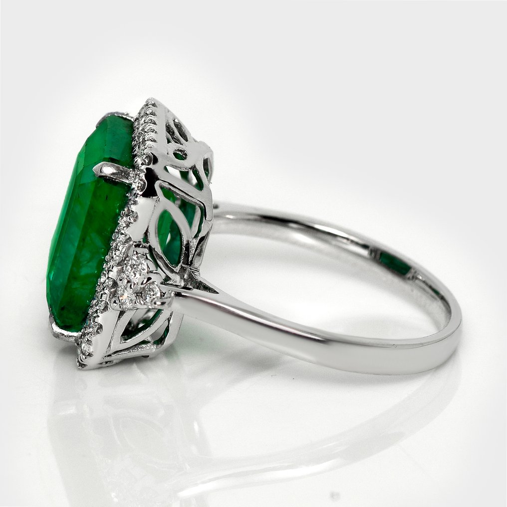 Ingen reservasjonspris - Ring - 14 karat Hvitt gull, IGI 6,78 ct Zambia Intense Green -  7.29ct. tw. Smaragd - Diamant #3.2