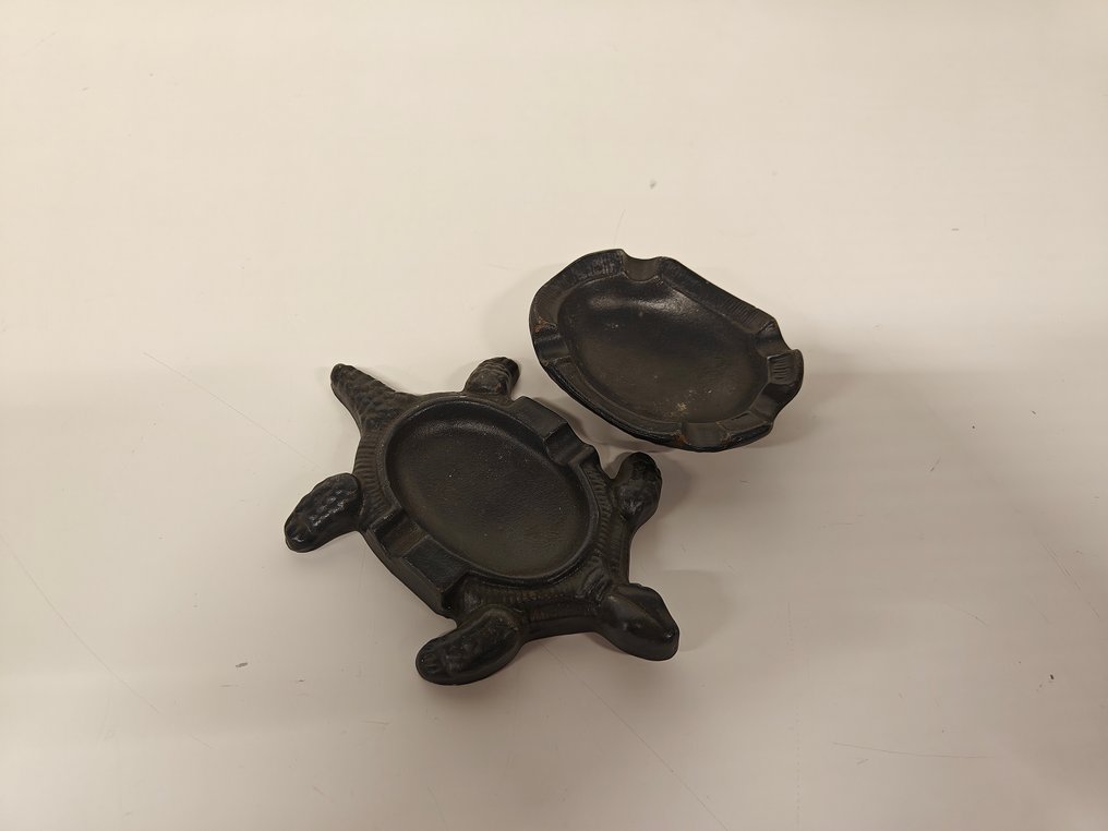 Ashtray - Cast iron - Minimalist turtle #3.2