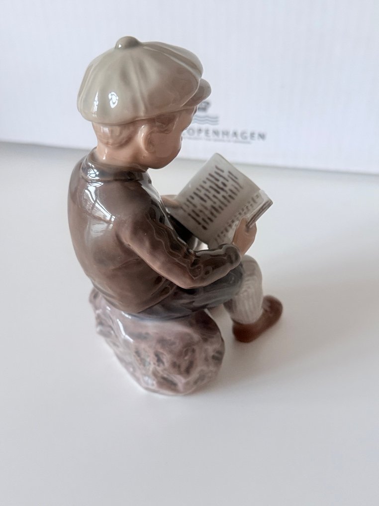 Dahl Jensen | Copenhagen #1096 - Φιγούρα - Boy with a book - Πορσελάνη #2.1