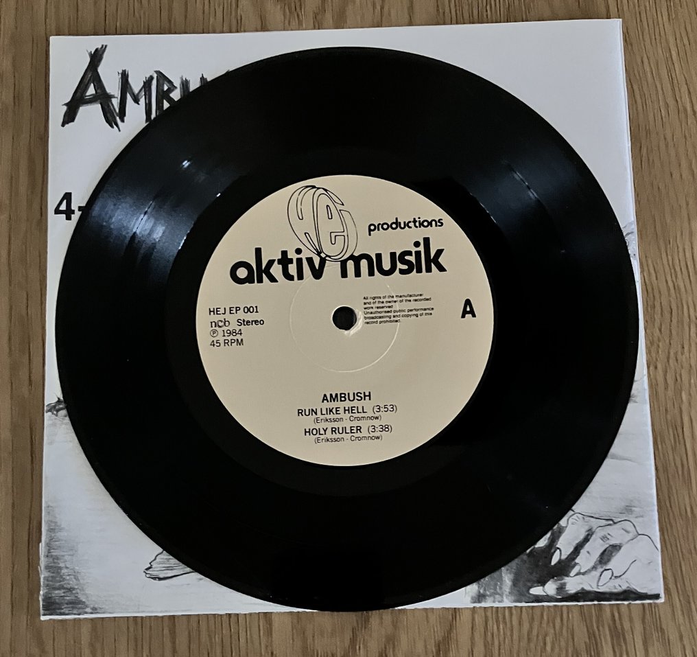 Ambush - Run Like Hell, Never Turn Your Back On Ambush - Rare 7" EP + cassette - Différents titres - EP 7 pouces - Premier pressage - 1984 #2.1