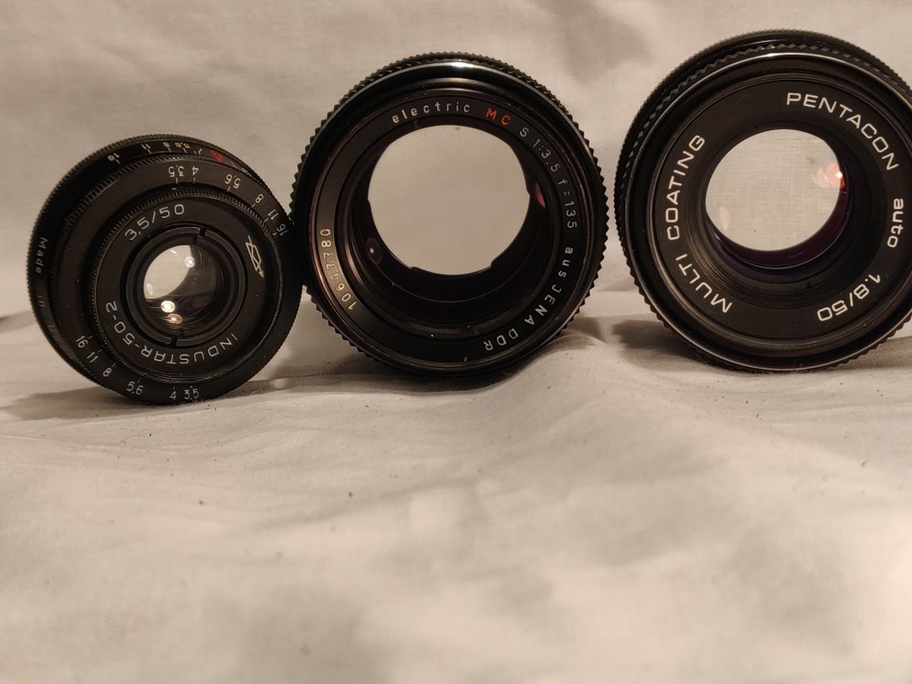 Carl Zeiss, Pentacon, Industar Lot of 3 vintage M42 lenses: Carl Zeiss Jena MC Sonnar electric 135mm f/3.5 + Pentacon MC 29mm f/2.8 Objectif principal #2.1