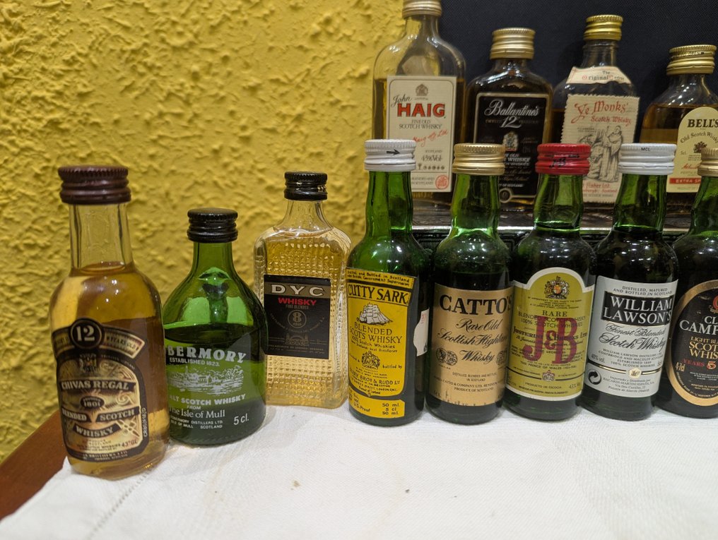 Various Scotch Whisky & American Whiskies - Miniature  - 3cl-5cl - 32 flaschen #1.0