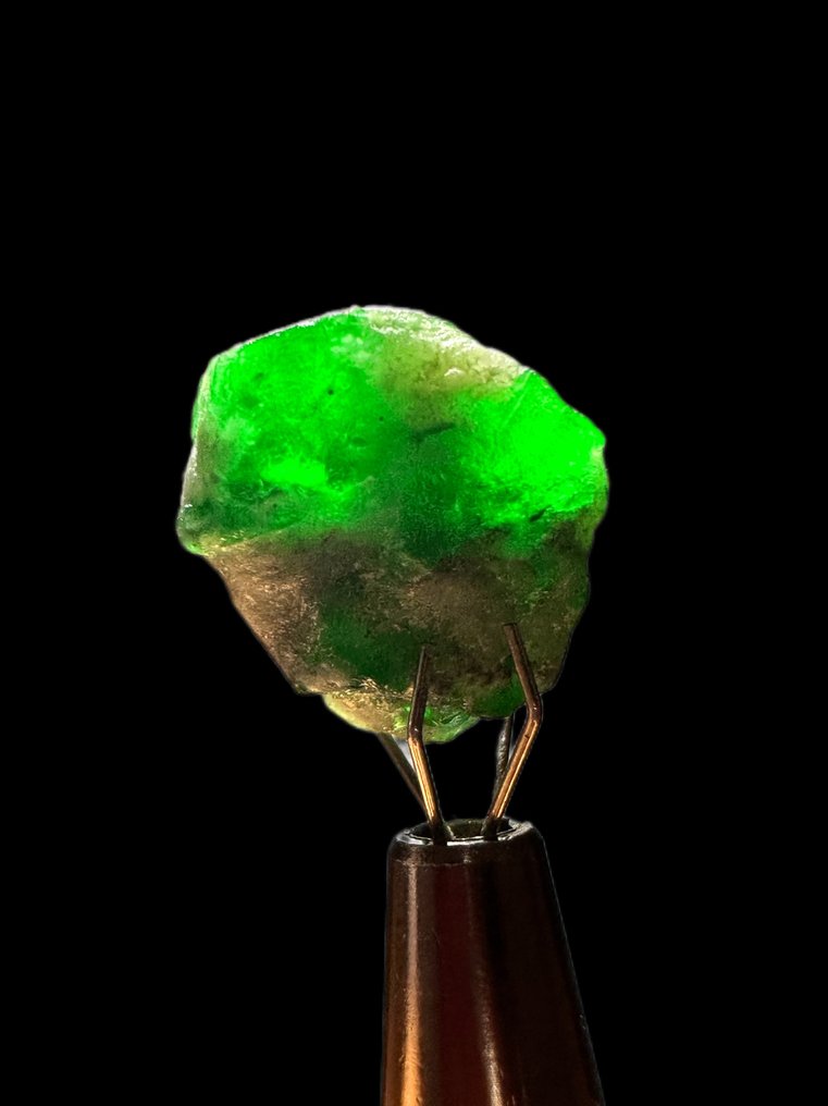 Σμαράγδι Ακατέργαστο. 17,45 καρατιά. Μεγάλο σμαραγδένιο κρύσταλλο πράσινο. 100% εξαιρετικό κομμάτι! - Ύψος: 16 mm - Πλάτος: 14 mm- 3.49 g #1.0