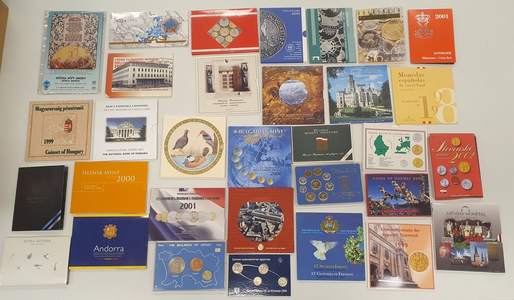 世界. Collectie 32 muntsets 1966-2002 #1.0