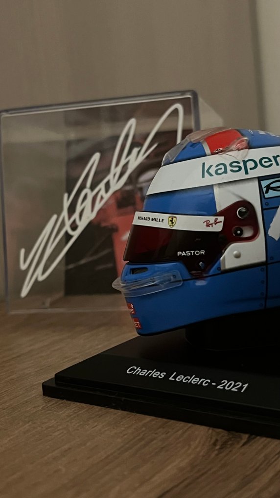 Ferrari - Monacos Grand Prix - Charles Leclerc - 2021 - Skala 1/5 hjelm  #1.0