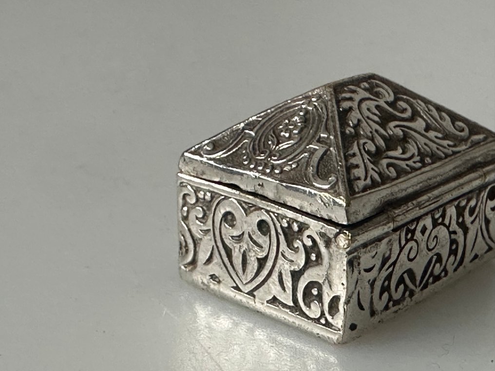 Pillerdosa - .800 silver - Victoriaans #4.3