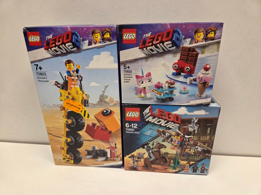 LEGO Set - The Lego Movie - De Allerliefste Vrienden van Unikitty 70822+ Ontsnappings Glider 70800+ Emmets Driewieler 70823 #1.0