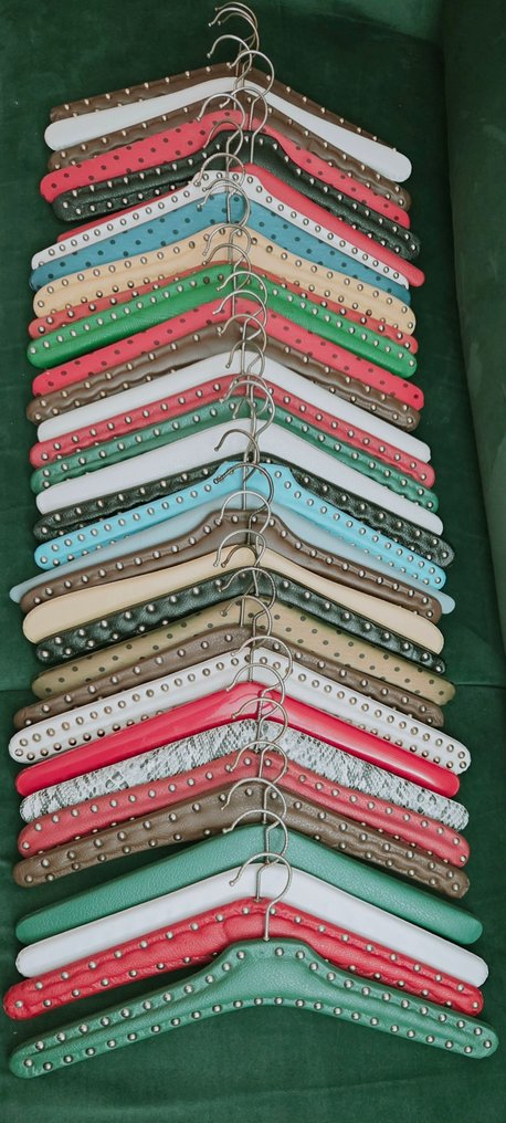 Κρεμάστρα παλτό (33) - Ξύλο, πλαστικό, Σίδερο - Βιτρίνα κρεμάστρες #1.0