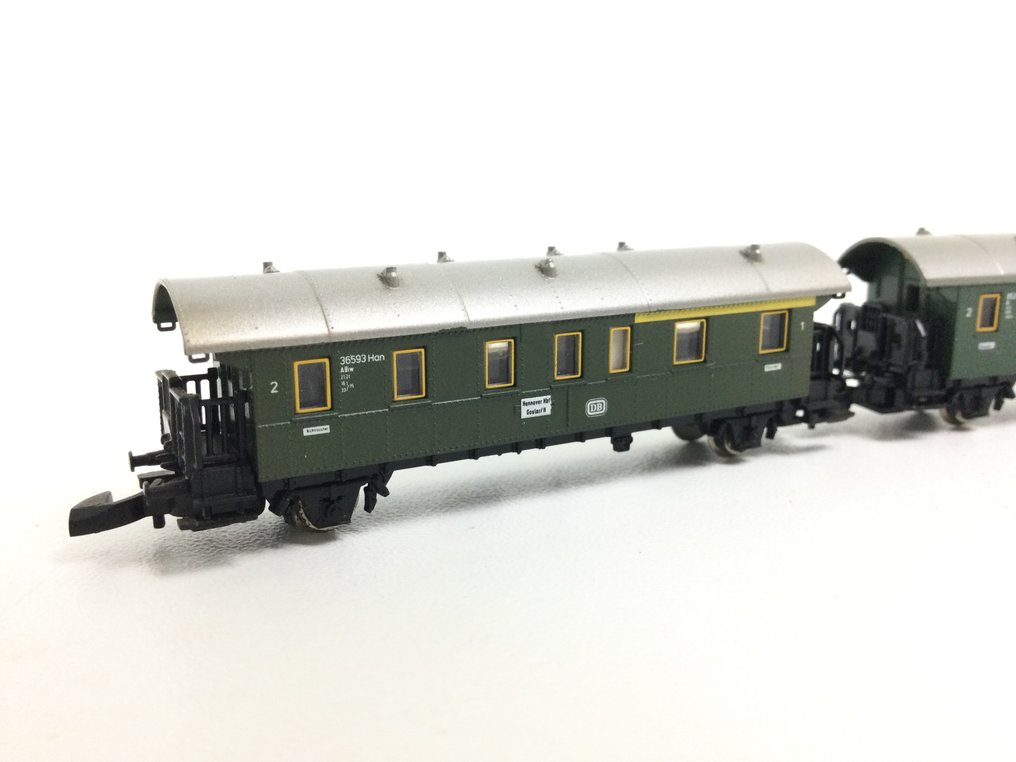 Märklin Z - 8703/8750/8751 - Carrozza passeggeri di modellini di treni (4) - Tre carrozze passeggeri 'Donderbus' più un carro bagagliaio con luci di coda a LED - DB #1.0